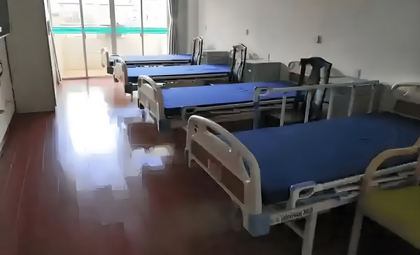 怎么转深圳户口_780元票价被炒至1万元，易烊千玺演唱会门票遭高价倒卖 780元票目标未来赢取