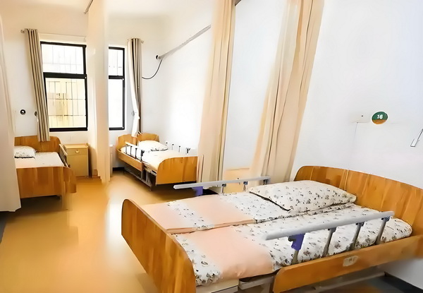 深圳户口政策几年一变_黄奕女儿不读书想去韩国当练习生，颜值是硬伤 消费地培育集聚产业银发